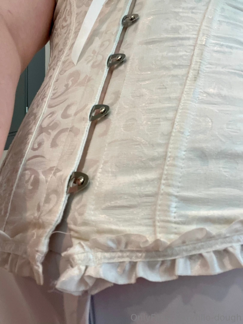 I wanted to get dressed up but i needed a way to hide my belly so i part 2 