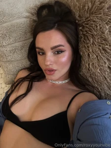 Tonight i m all alone no noise no distractions just me my body and