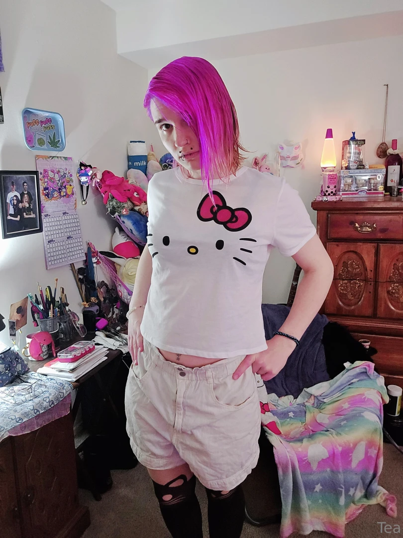 Here s a few pics for you thirsty babes 