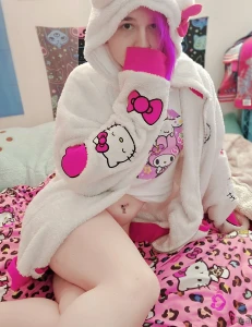 Deciding to take off the the mask for this set