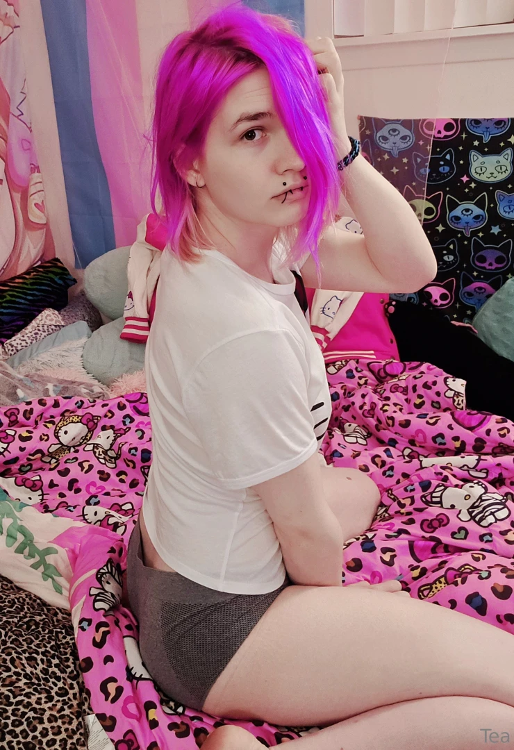 Just woke up hehe think i ll finger myself a bit 