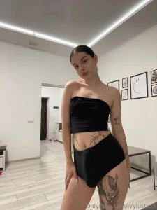 Careful where you stare i bite back