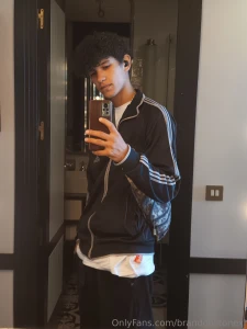 I heard mirror selfies are popular for hot guy i don t know if i m hot