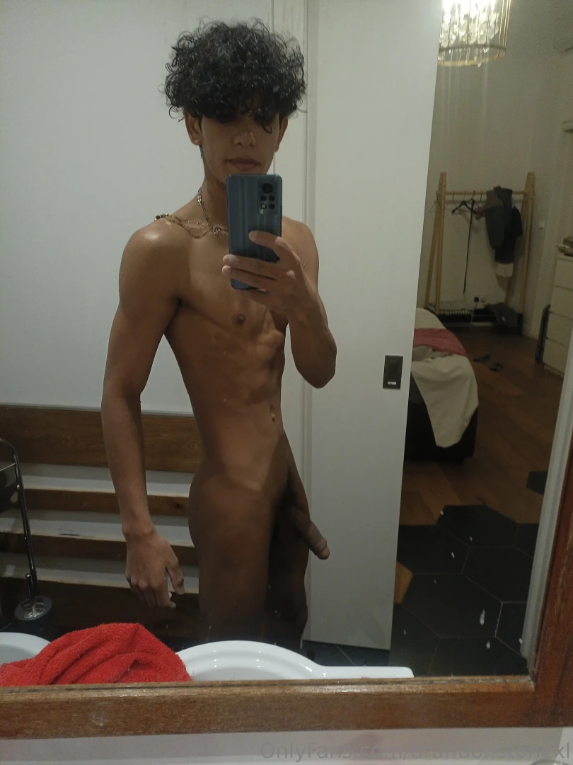 I heard mirror selfies are popular for hot guy i don t know if i m hot part 2 