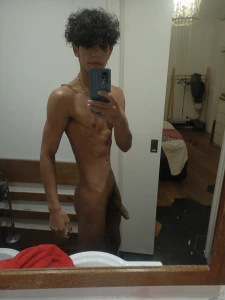 I heard mirror selfies are popular for hot guy i don t know if i m hot part 2