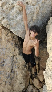 I said to my photographer would be cool to have photo when i hold with part 1