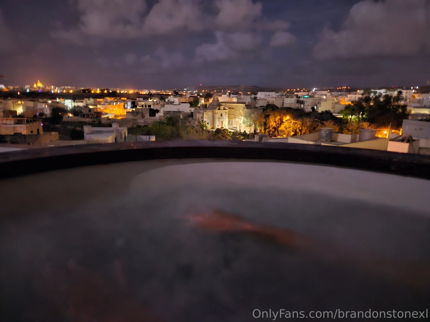 What you don t see sometimes more interesting than what you do 