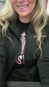 Whem life gives you curves flaunt them with a smirk