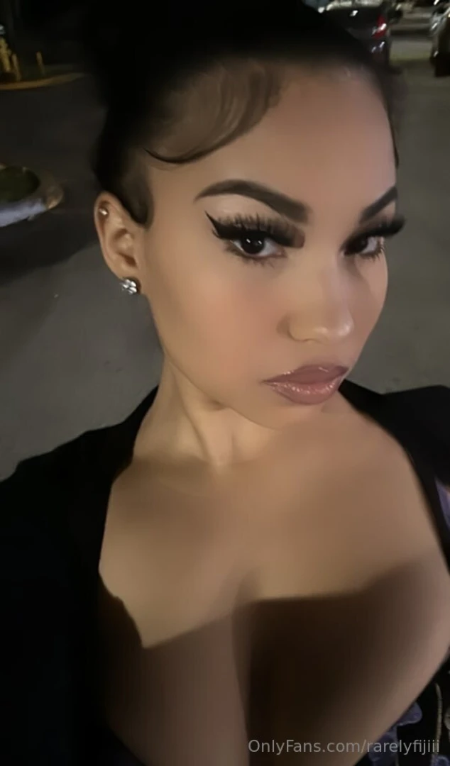 He did it to me in public who wants vid 