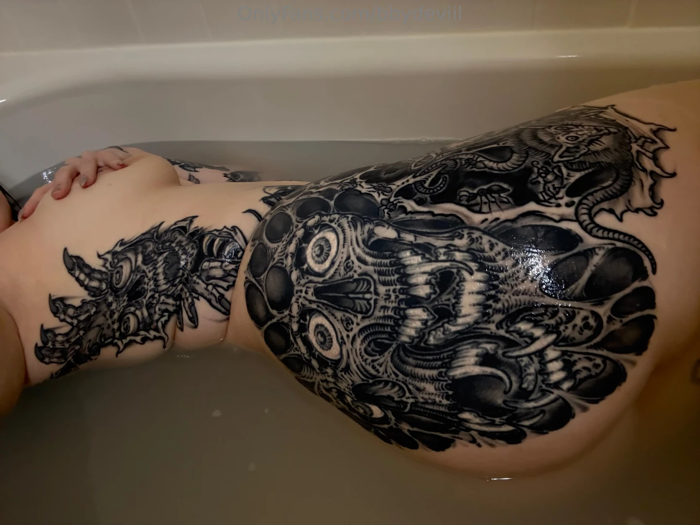 Would u worship my ass lt 3 