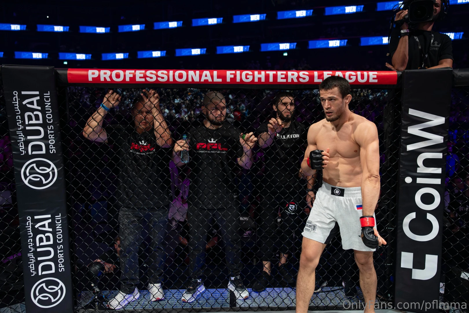 Some epic images from saturday s incredible main event part 4 