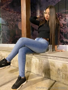 Feeling cutee but lonely part 1