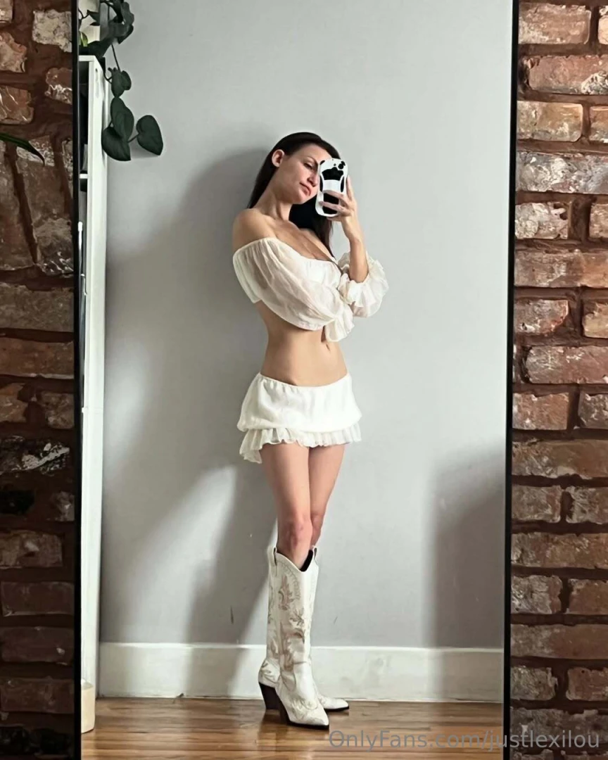 The whole look speaks for itself 