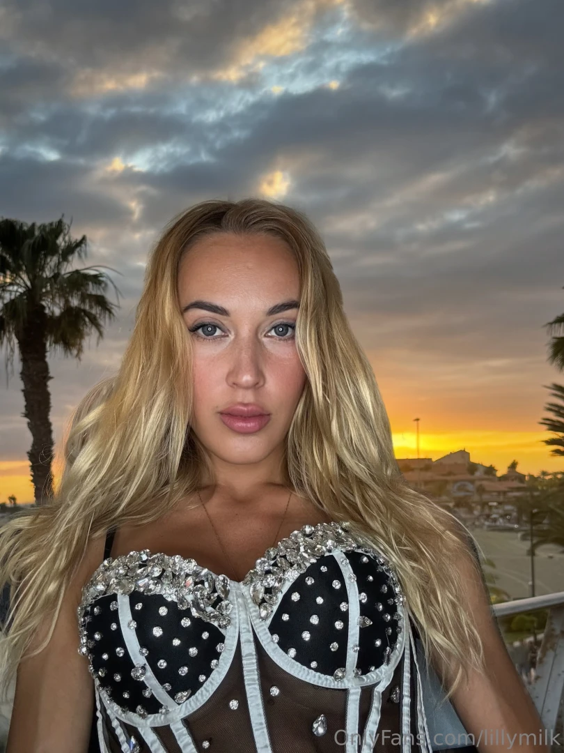 Sunny sunset warm breeze delicious cocktail but there s something 