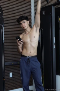 Pov we go to the same gym and we make eye contact part 1