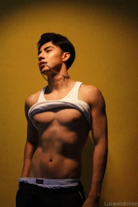 Suck on those titties