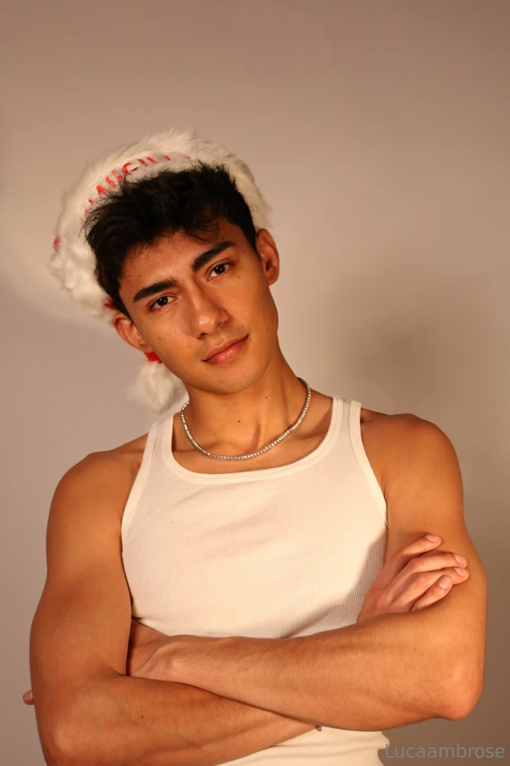 Merry christmas i hope you all have a wonderful day and enjoy 