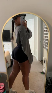 Off to the gym gotta keep you happy with this big booty