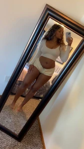 I m taking on custom requests let me fulfill your dirty dreams