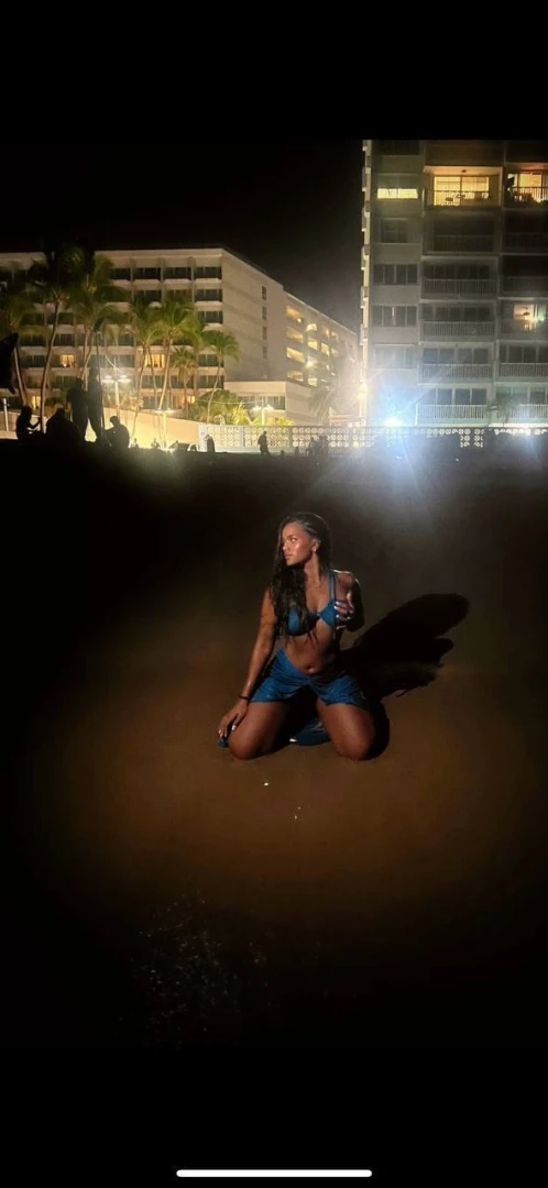 Could you pass by me silently if you d saw me like this on the beach 