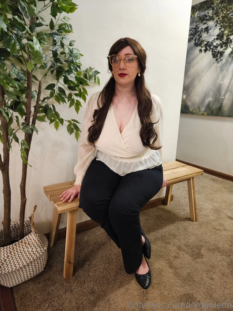 Here is the photo set part 1 from our secretary kimmi video shoot this part 28 