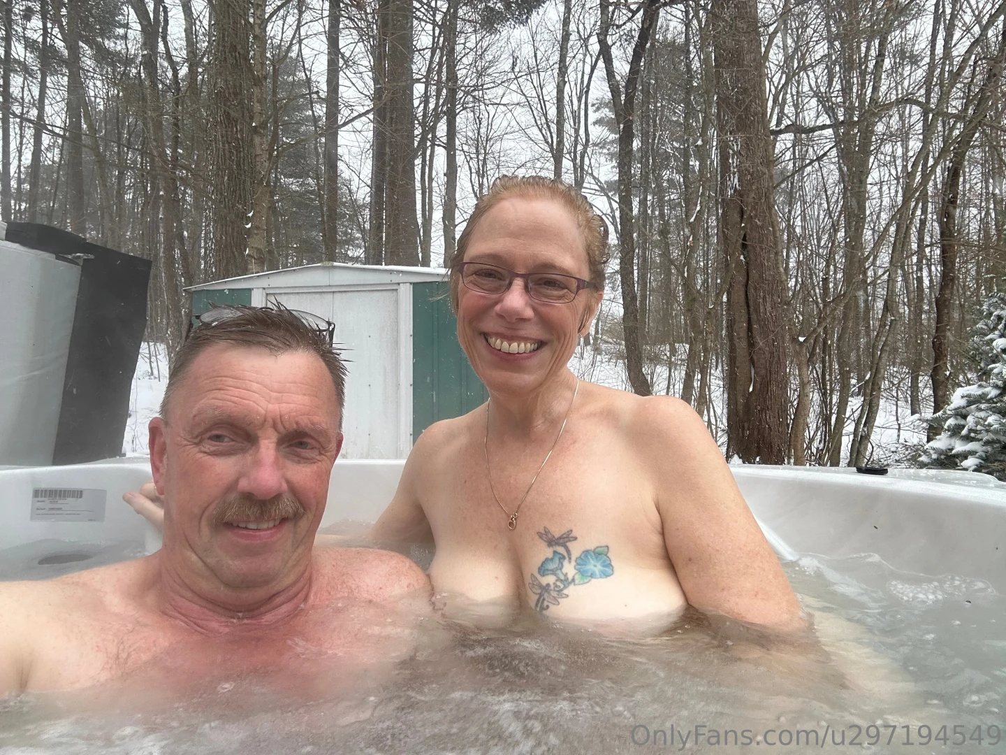 A winter afternoon dip with lisa in the tub 