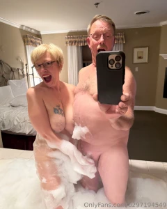 Lisa and i were enjoying some quality time in the tub in our room at