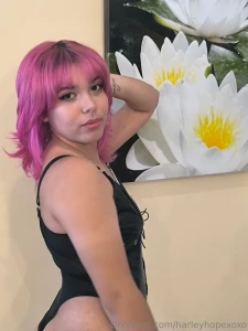 A touch here a glance there what happens next sexbody model erotic