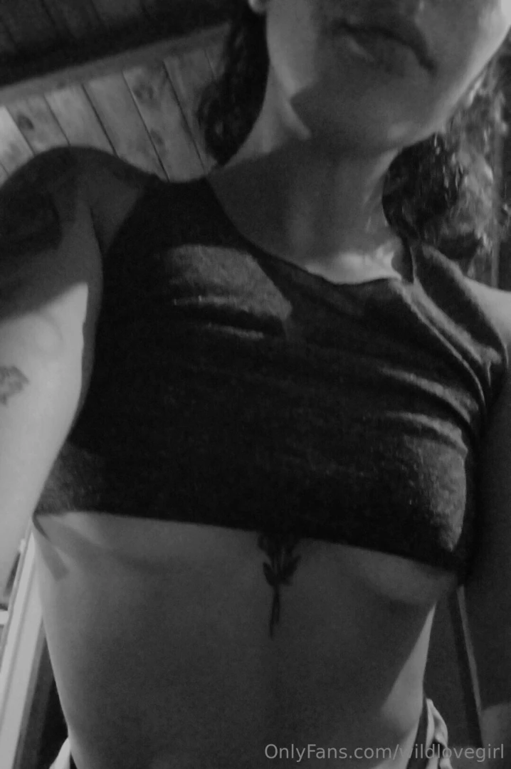 Where would you like to pass your tongue to me 