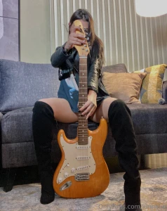 This guitar moans when i play it just right but not as loud as i do