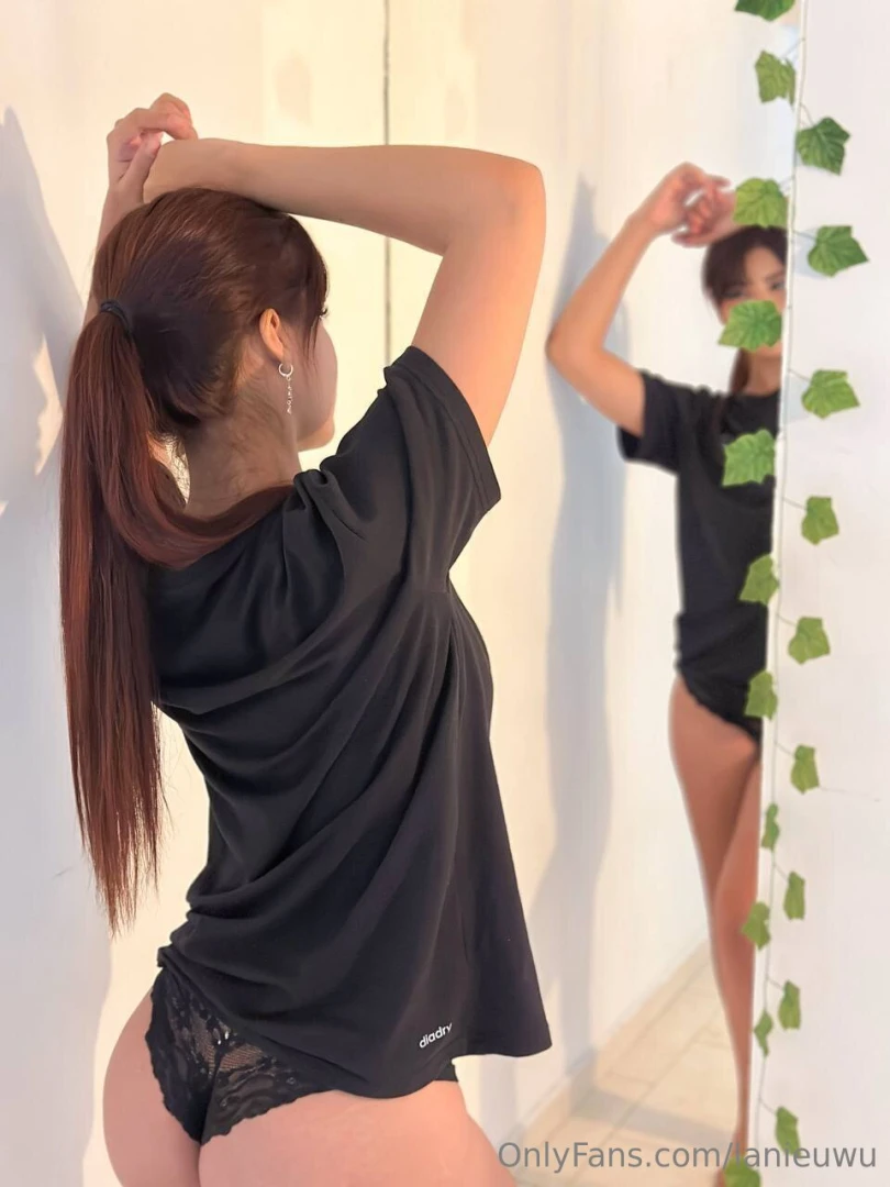 Do you like my reflection in the mirror 