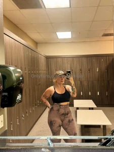 Went out of town to get my haaiiirrrr donnnneee these leggings give me