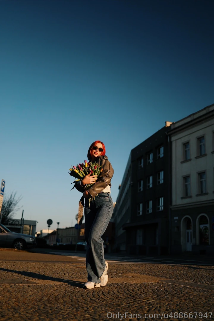 I absolutely love spring and it s twice as nice to receive flowers 