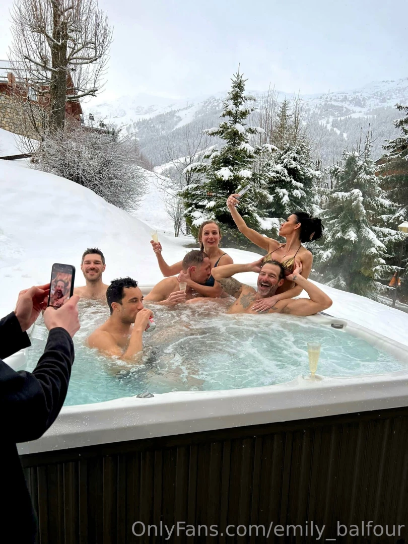 emily-balfour - French alps ski trip hot tub situation with a fun group of friends part 4 