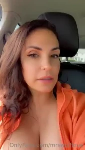 Oops my boob popped out i didn t do it on purpose