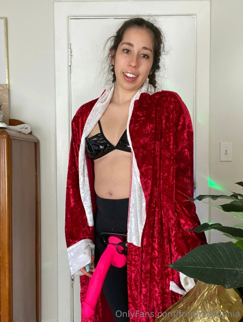 Do you like when i wear my strapon 