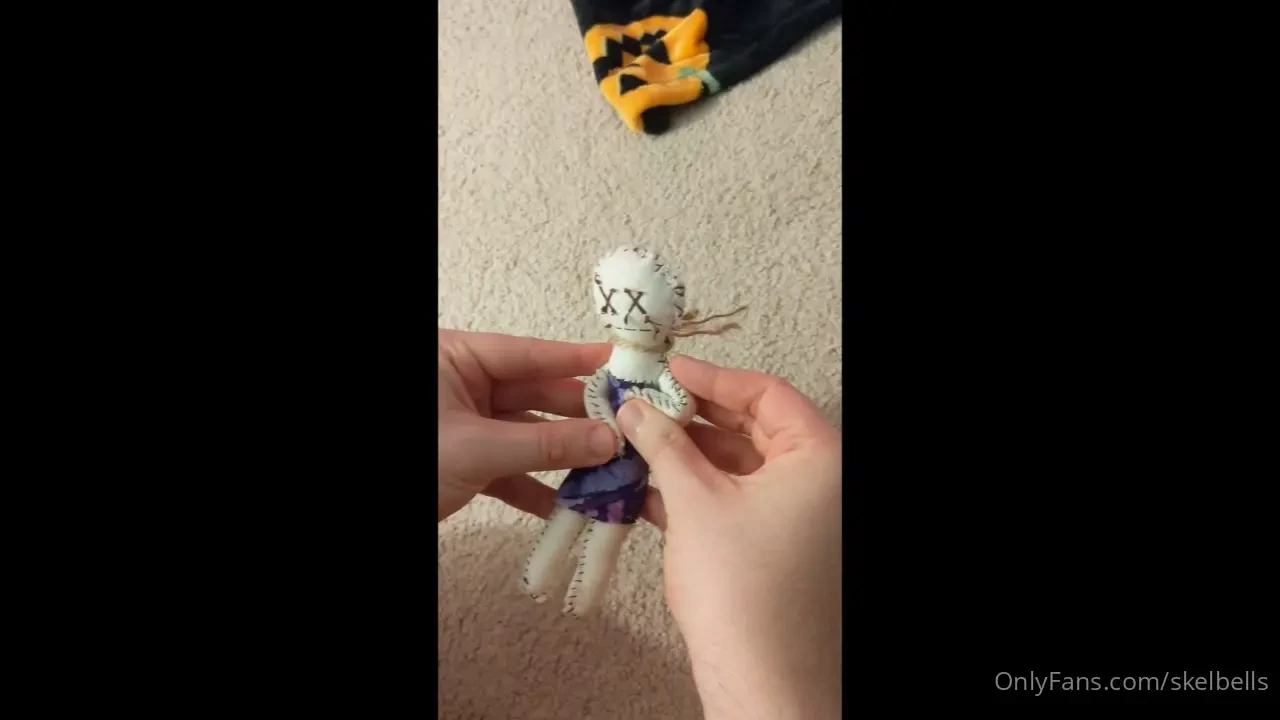 Puppeteer playtime touching myself in all the right places 