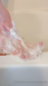 skelbells - Washing toes and foot sensually i love shower videos so relaxing 