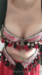 Struggling with my belly dancer bra