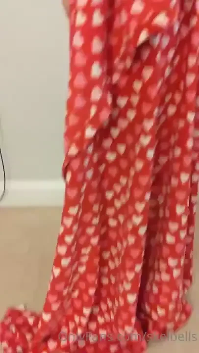 Blanket drop 2 not a tease this time full nudity 