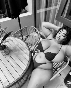 I m not just a snack i am the whole damn meal https onlyfans com