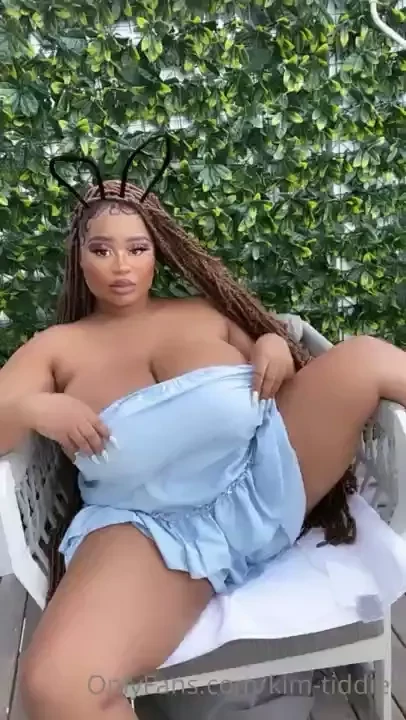 Imagine if bob marly was female 
