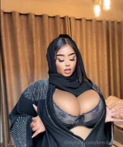 Giant tits under abaya amp hijab wanna see taste-kimtiddies