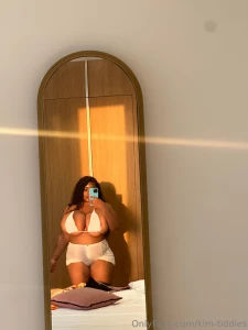 Are you a fan of mirrors in your bedroom are you keen on seeing