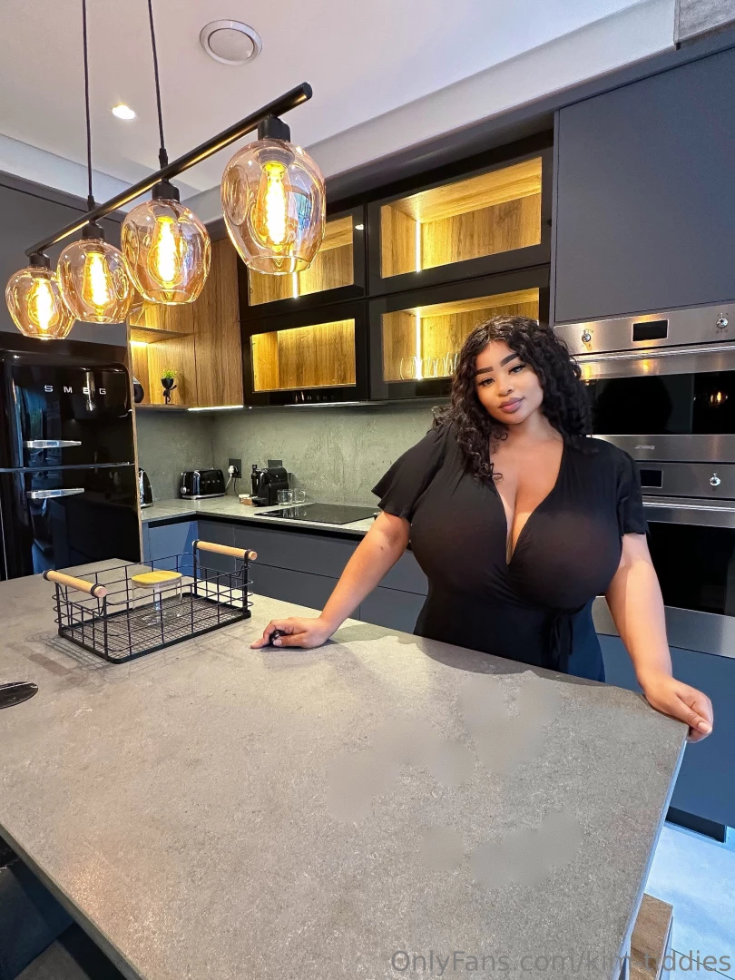 Hey what would you like to eat besides me of course any suggestions 