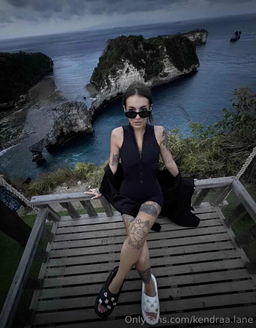 Be honest babe what do you like more in this photo the view or me don 