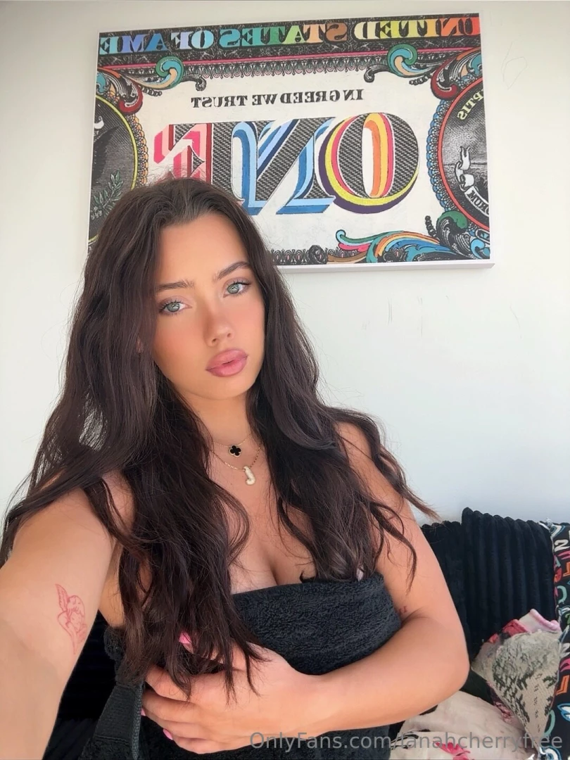Waiting for you to come unwrap me https onlyfans com itslanahcherry 