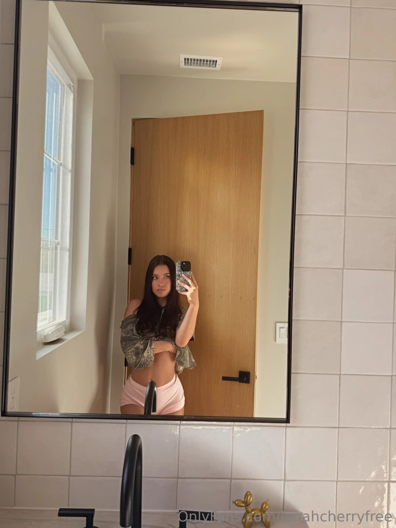 Got nothing to do who s free rn dm me 