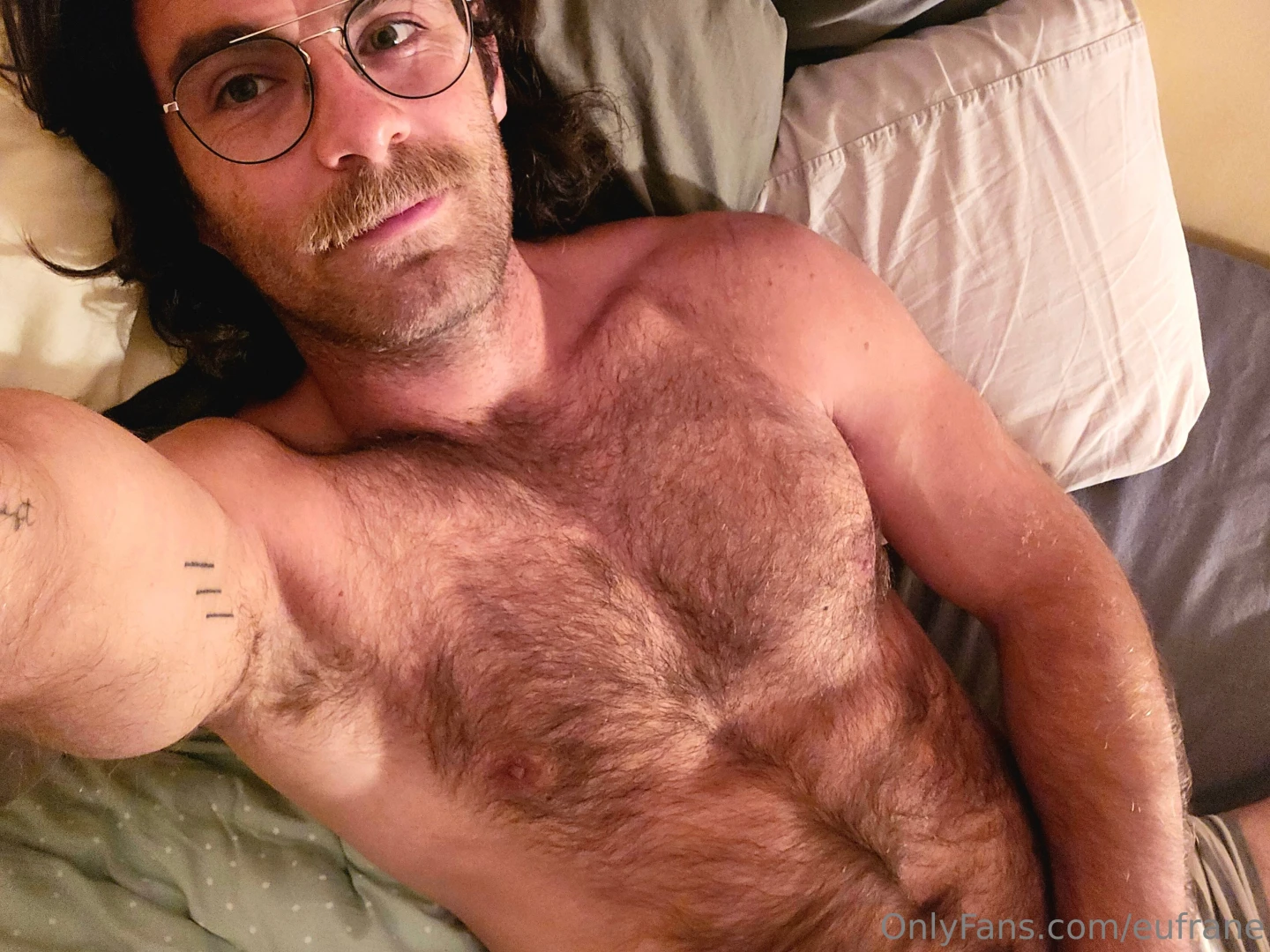 Anyone to cuddle in bed tonight 