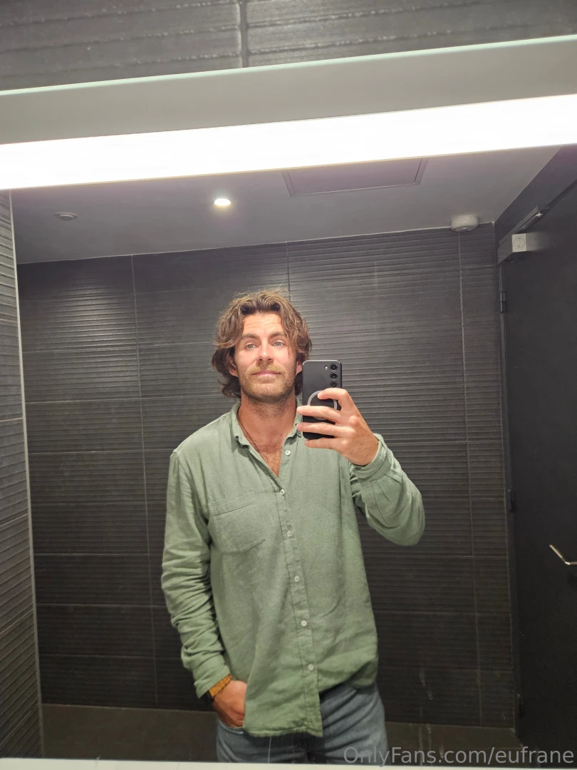 Do i look good with clothes on 